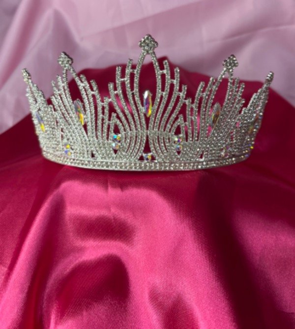 Producto - Corona plateada con stras