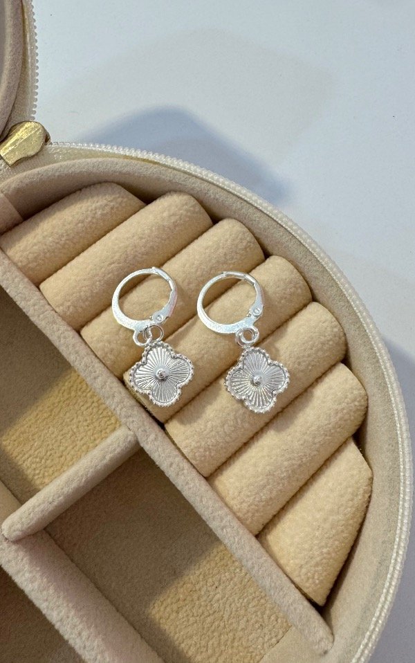 Producto - Aros Trébol plateado