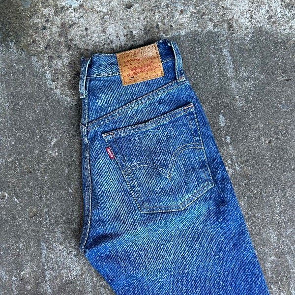 Producto - Jean azul de mujer - Levis 501 S T24