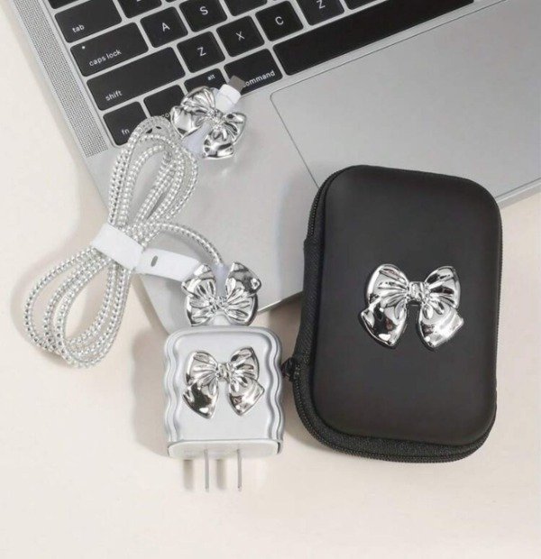Producto - Combo valija + protector de cargador moño silver