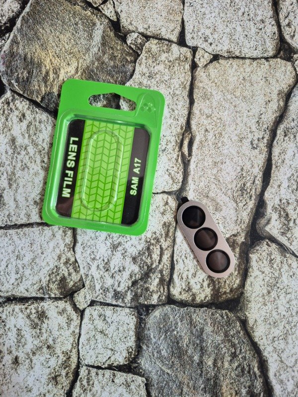 Producto - Protector de cámara Samsung A17 plateado