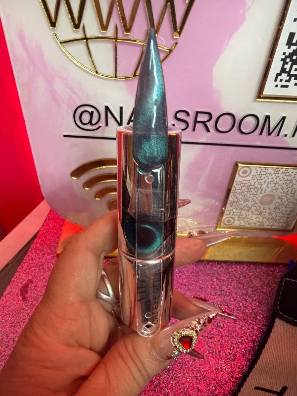 Producto - Esmalte navi cat eye 009