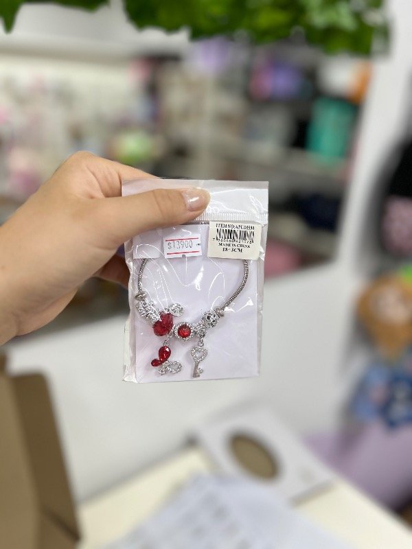 Producto - Pulcera tipo Pandora dije rojo mariposa