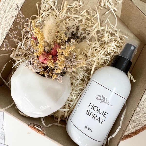 Producto - Box - maceta con flores y perfume textil