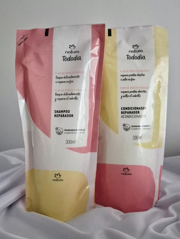 Producto - Kit Repuestos Flor de Cereza y Palta REPARACIÓN (shampoo y acondicionador)