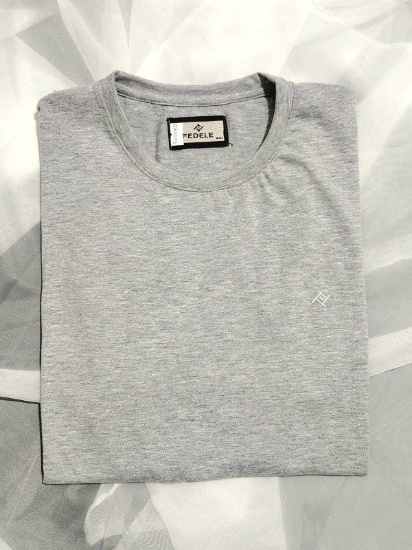 Producto - Remera total Grey talle XL