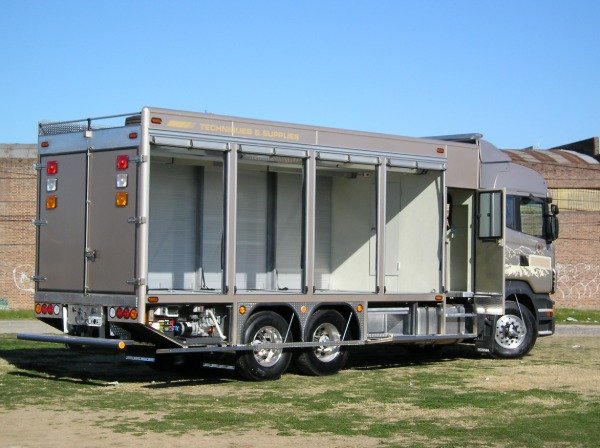 Producto - Unidad especial de traslado sobre Scania R-580