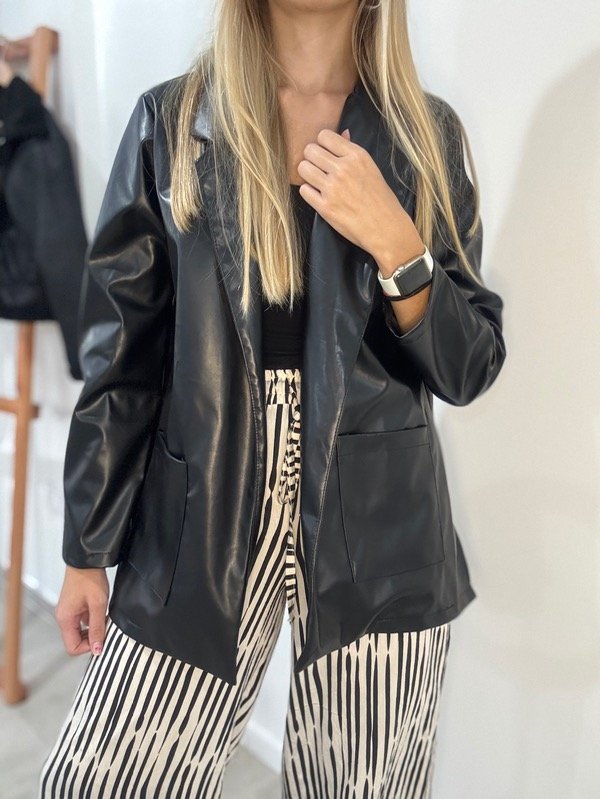 Producto - BLAZER ECOCUERO NEGRO