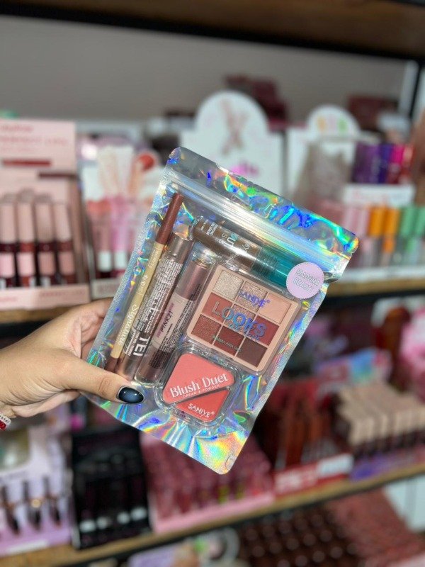 Producto - Kit de maquillaje COMPLETO