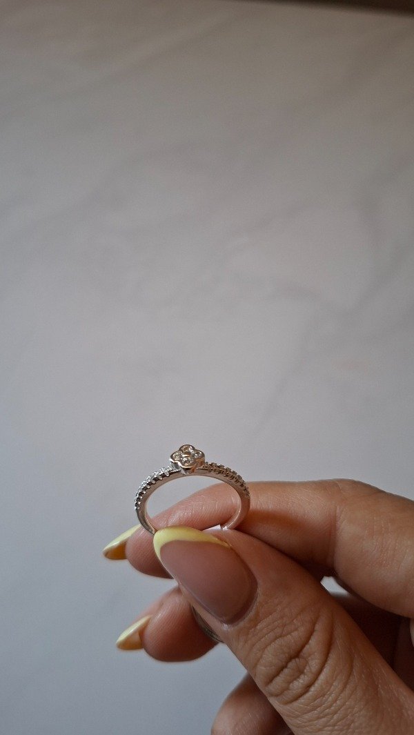 Producto - Anillo acero blanco flor con strass