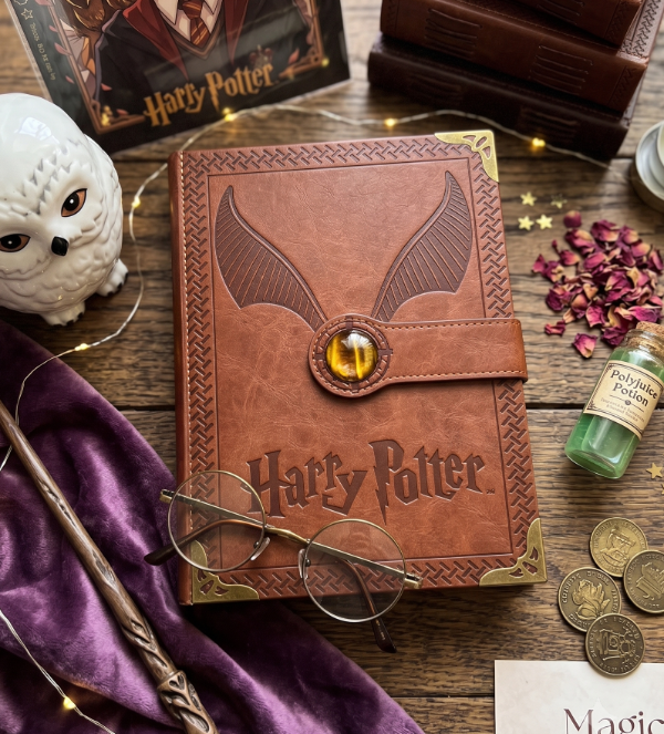 Producto - Cuaderno simil cuero ultra premium y piedra imantada Harry Potter