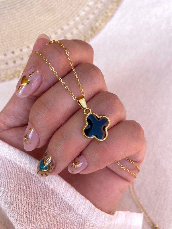 Producto - Collar VC negro y dorado A.D