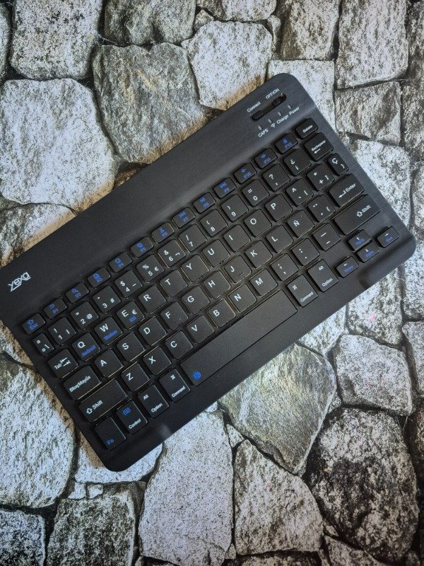 Producto - Teclado ultrafino Bluetooth negro