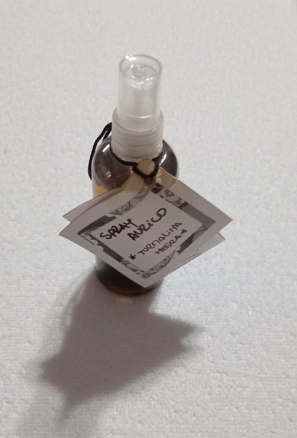 Producto - SPRAY ÁURICO CON CRISTALES TURMALINA NEGRA (100 ml).