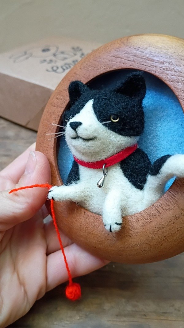 Producto - Gatito blanco y negro