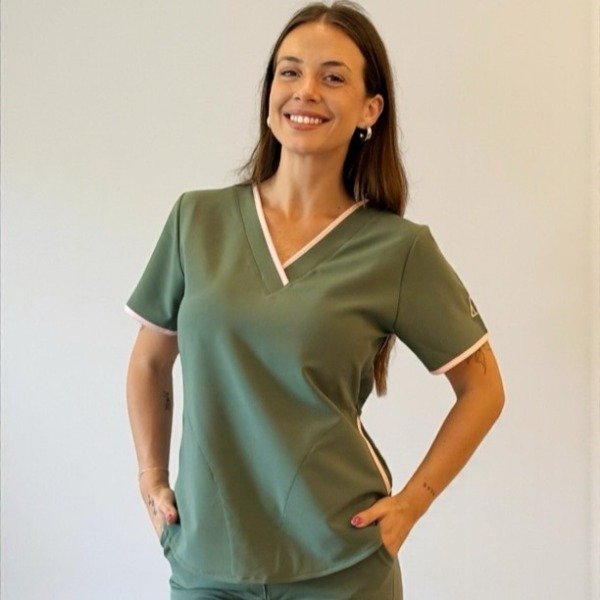 Producto - Ambo Rachel Oliva vivo Rosa