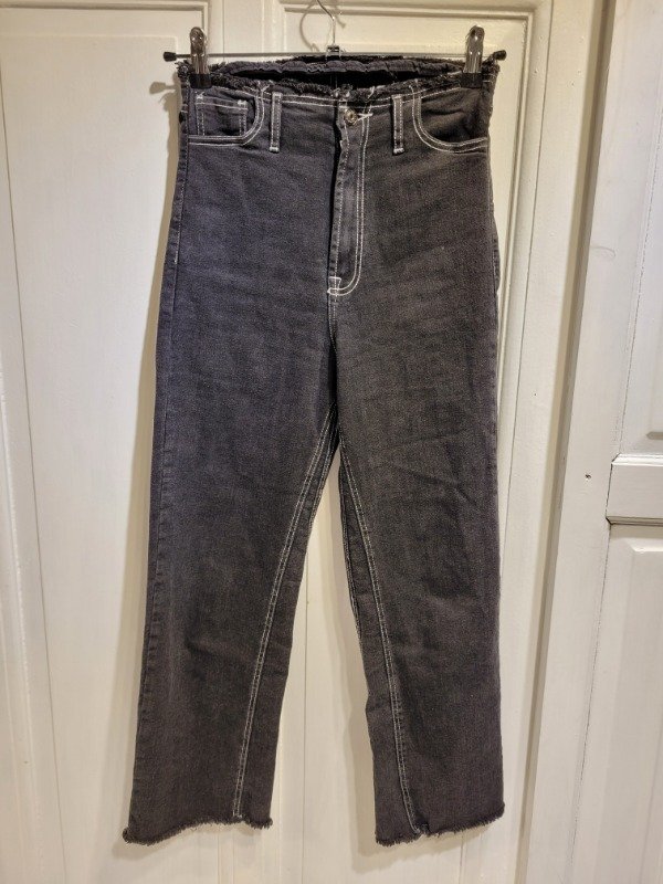 Producto - Jean LAS PEPAS negro recto Talle 24 - PRECIO: 60X