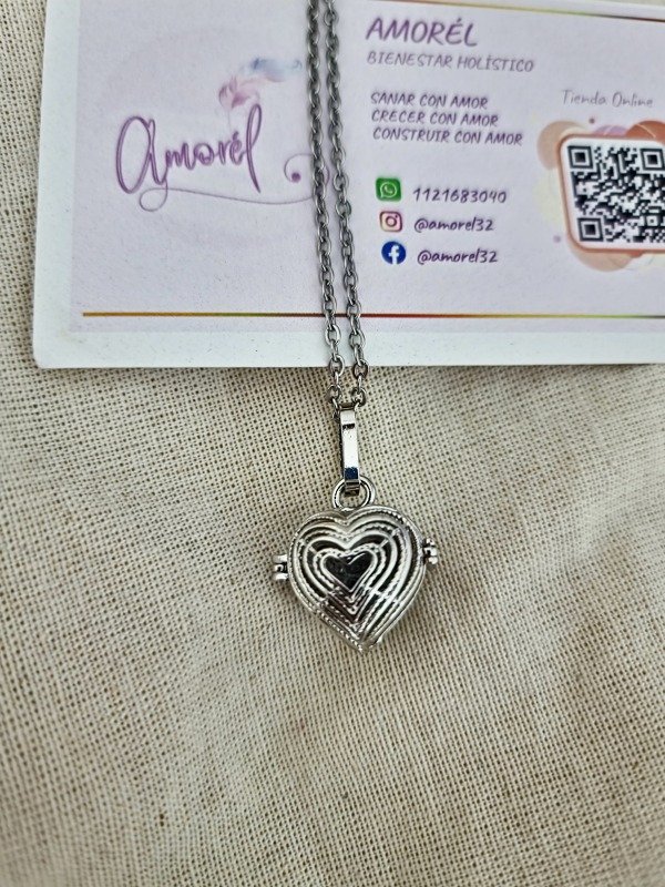 Producto - Collar mini relicario corazón