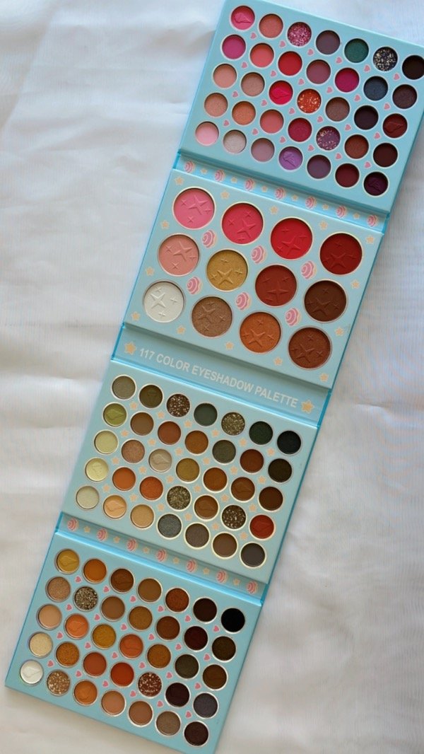 Producto - Paleta libro de 117 tonos Ohana