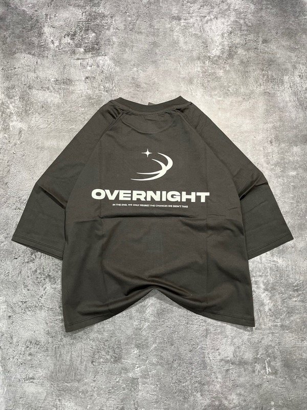 Producto - Overnight - Boxy fit 15.1 - Gris