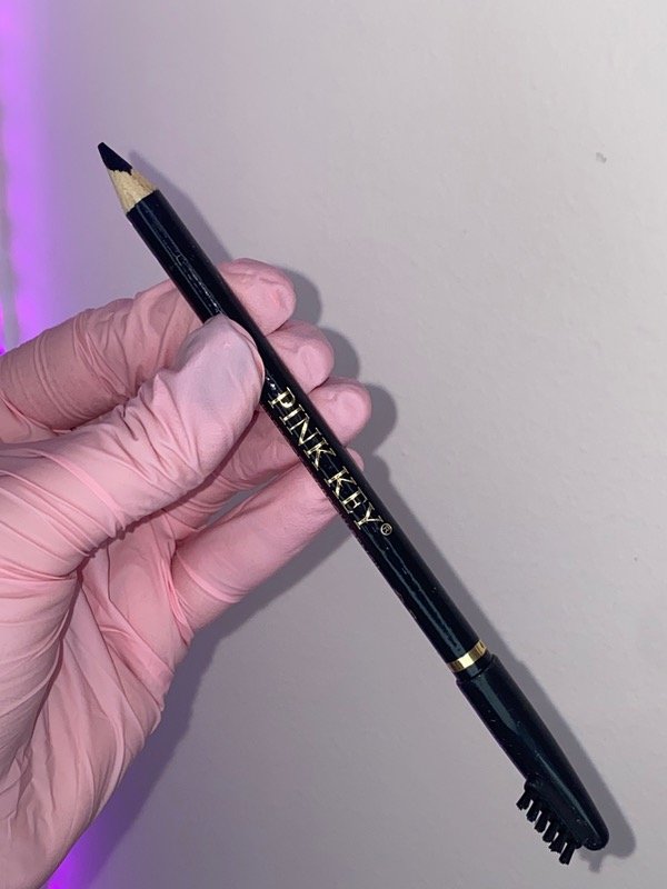 Producto - Delineador negro de cejas y ojos