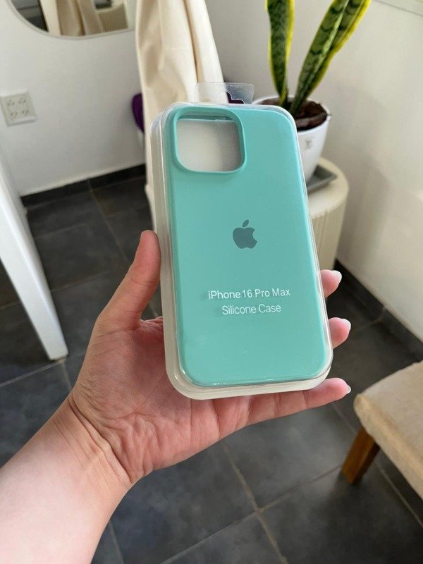 Producto - Silicone Case Aqua (Iphone 16 Pro Max)