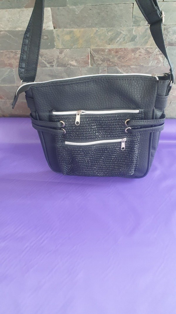 Producto - Cartera Cuero Ecológico Negra