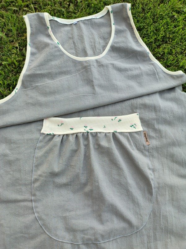Producto - Delantal paisanito gris elefante combinado