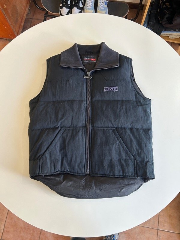 Producto - Polar Levis Puffer Chaleco (S grande)