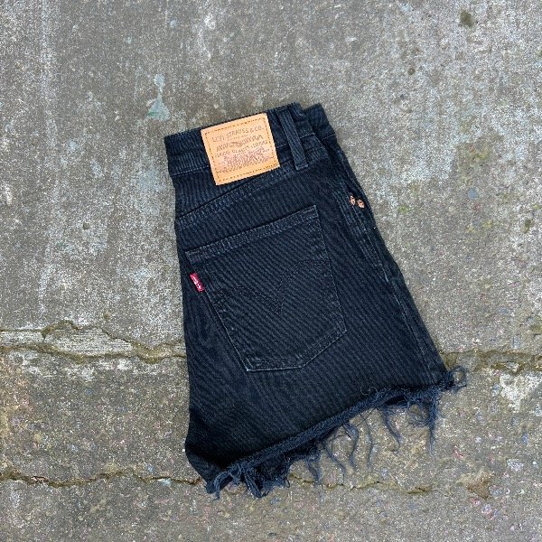 Producto - Short de jean negro - Levis Ribcage T26