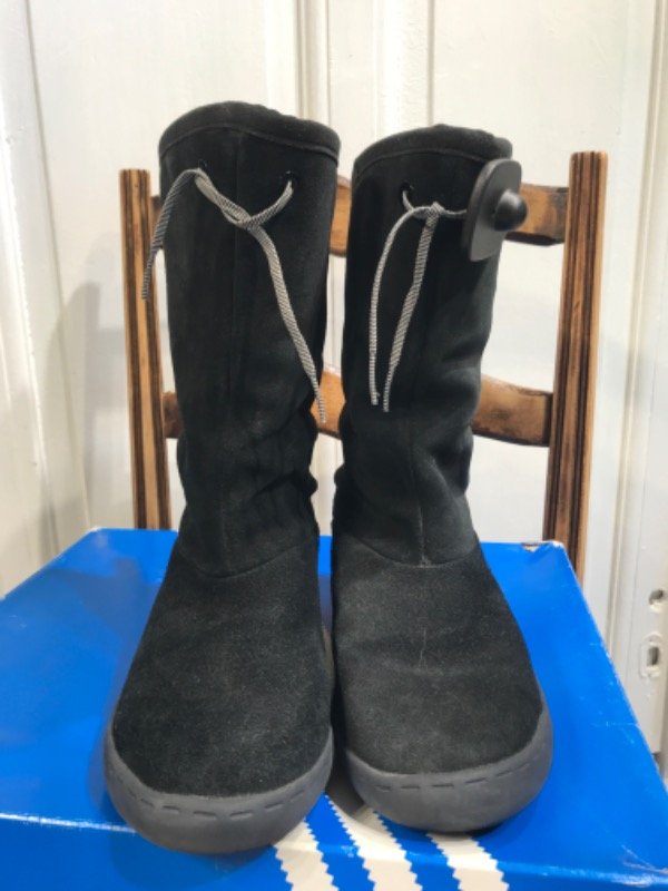 Producto - Botas ADIDAS nuevas en caja gamuzadas con corderito - Talle 36.5- PRECIO: 120x - 2