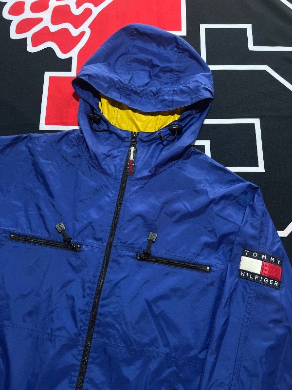 Producto - Campera Tommy Hilfiger vintage. Talle L amplio