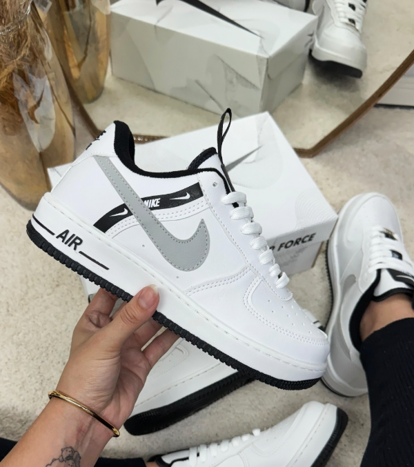 Producto - AIR FORCE ONE BLANCO Y NEGRO - IMPORTADA