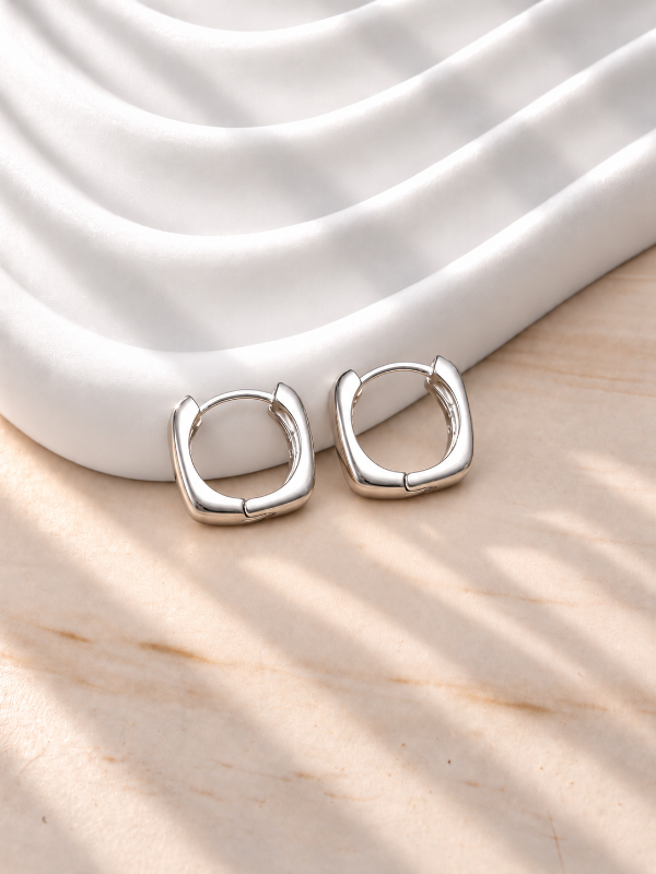 Producto - ARGOLLAS DE PLATA CUADRADAS 1219