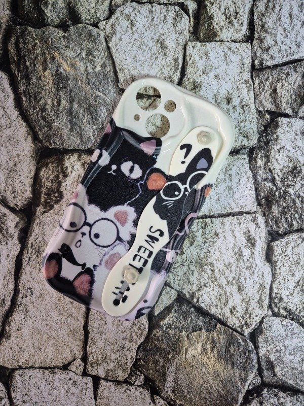 Producto - Funda tpu diseño con strap Iphone 13 gatitos