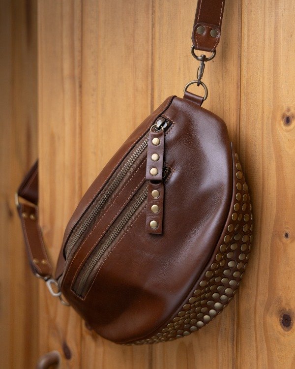 Producto - Sara Choco tachas bronce