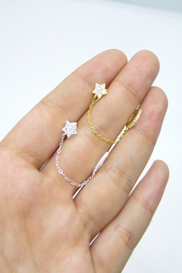 Producto - Huggie con cadena y estrella pasante gold