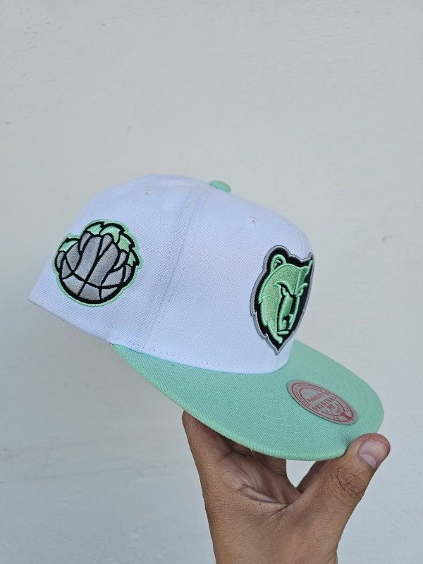 Memphis grizzlies metalic mint mitchell and ness snapback — imagen 3