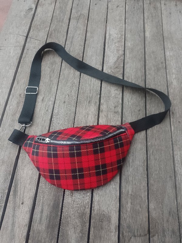 Producto - riñonera roja