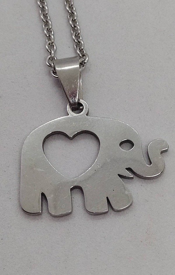 Producto - Elefante con corazon calado