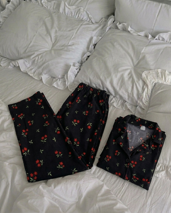 Producto - Pijama camisero de morley largo m/c - Negro con florcitas