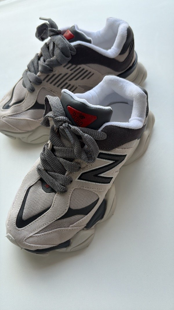 Producto - NB 9060 Gris con beige solo en 32 - 2