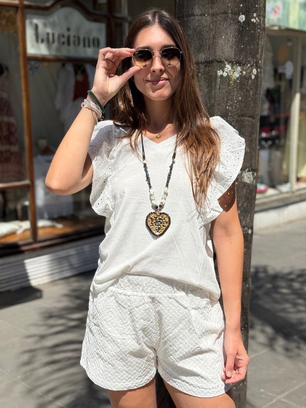 Producto - Remera de algodón con mangas broderie