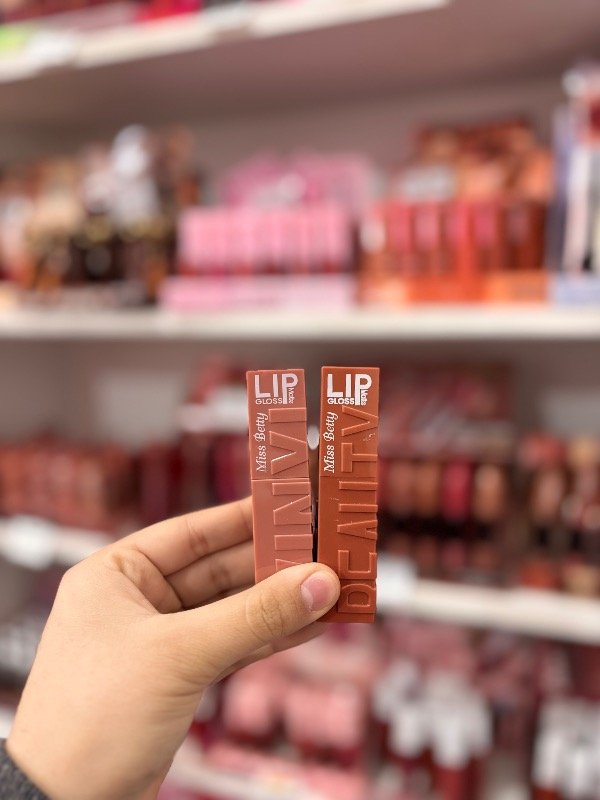 Producto - LABIAL LÍQUIDO MATTE MISS BETTY