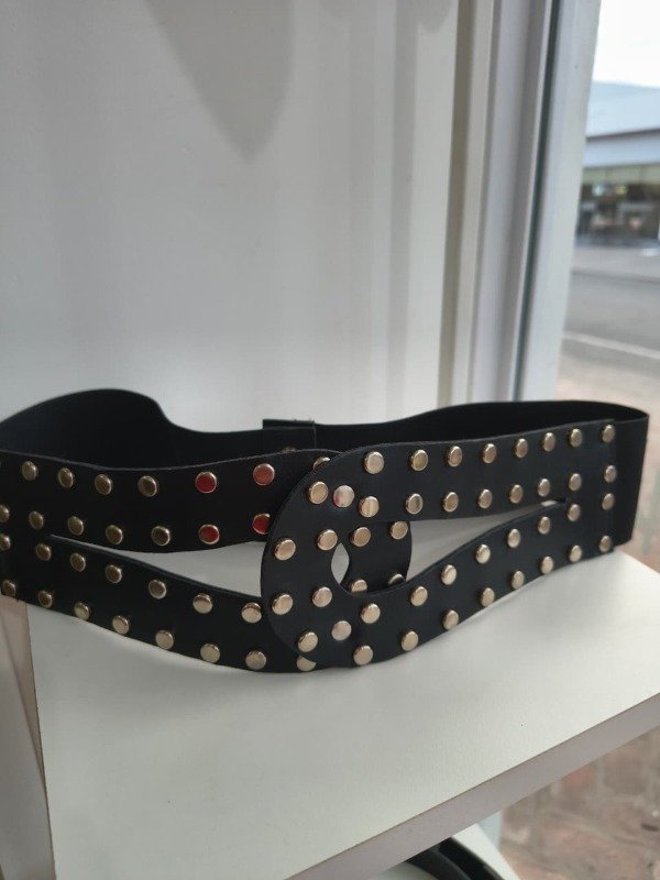 Producto - Cinto faja tachas