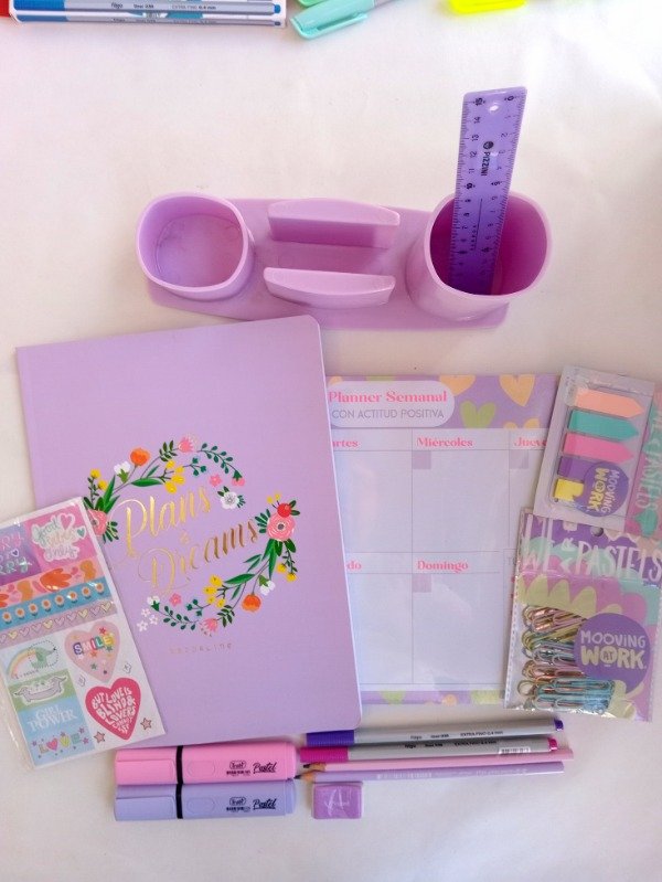 Producto - Set de Escritorio Planner Purple. Incluye Cuaderno y Planner de 50 hojas!