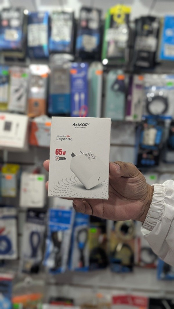 Producto - Fuente de carga tipo c 65w