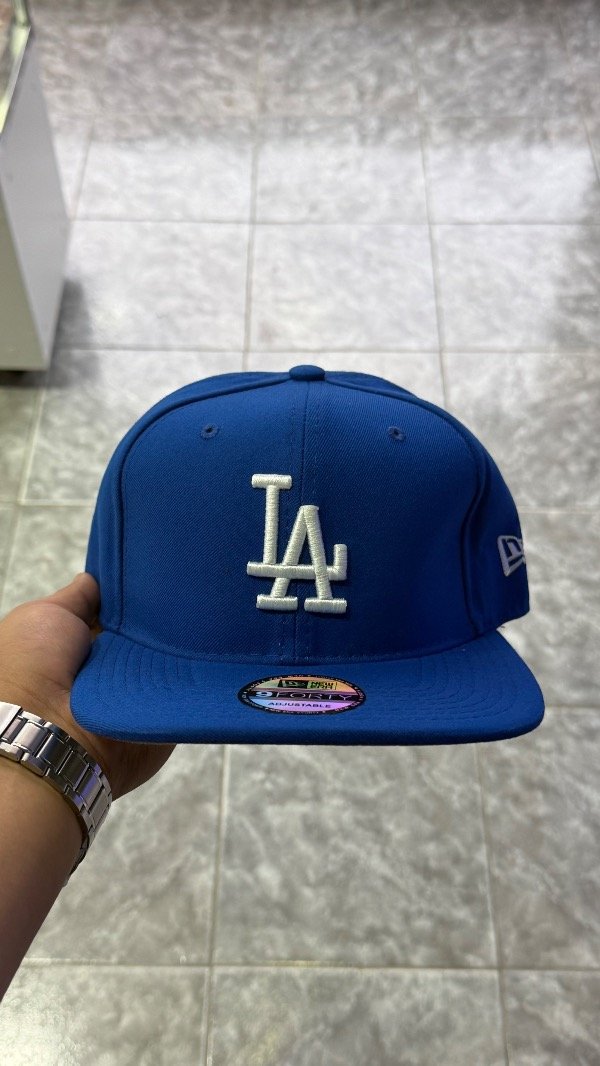 Producto - CAP CERRADA PLANA LA AZUL 59.6cm