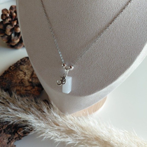 Producto - Collar selenita Om - 1