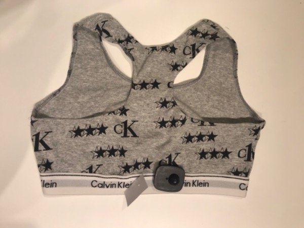 Producto - Corpiño CALVIN KLEIN en caja gris logos y estrellas- Talle M/90- PRECIO: 48x - 2